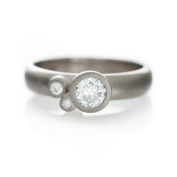 Speckled Ring - White gold